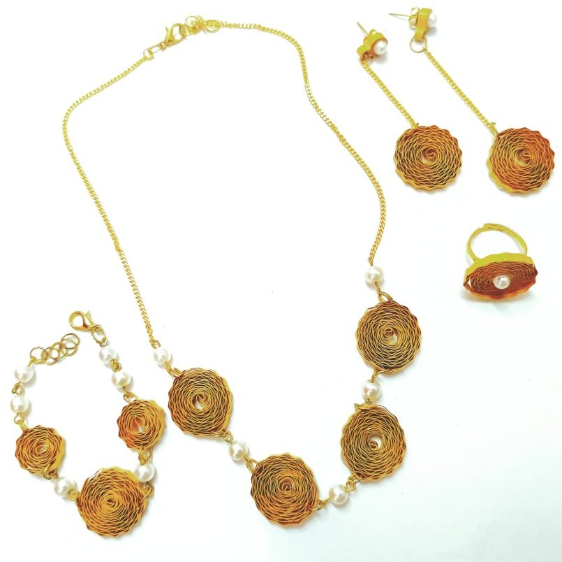 Fashion-Quilling-creammp-set